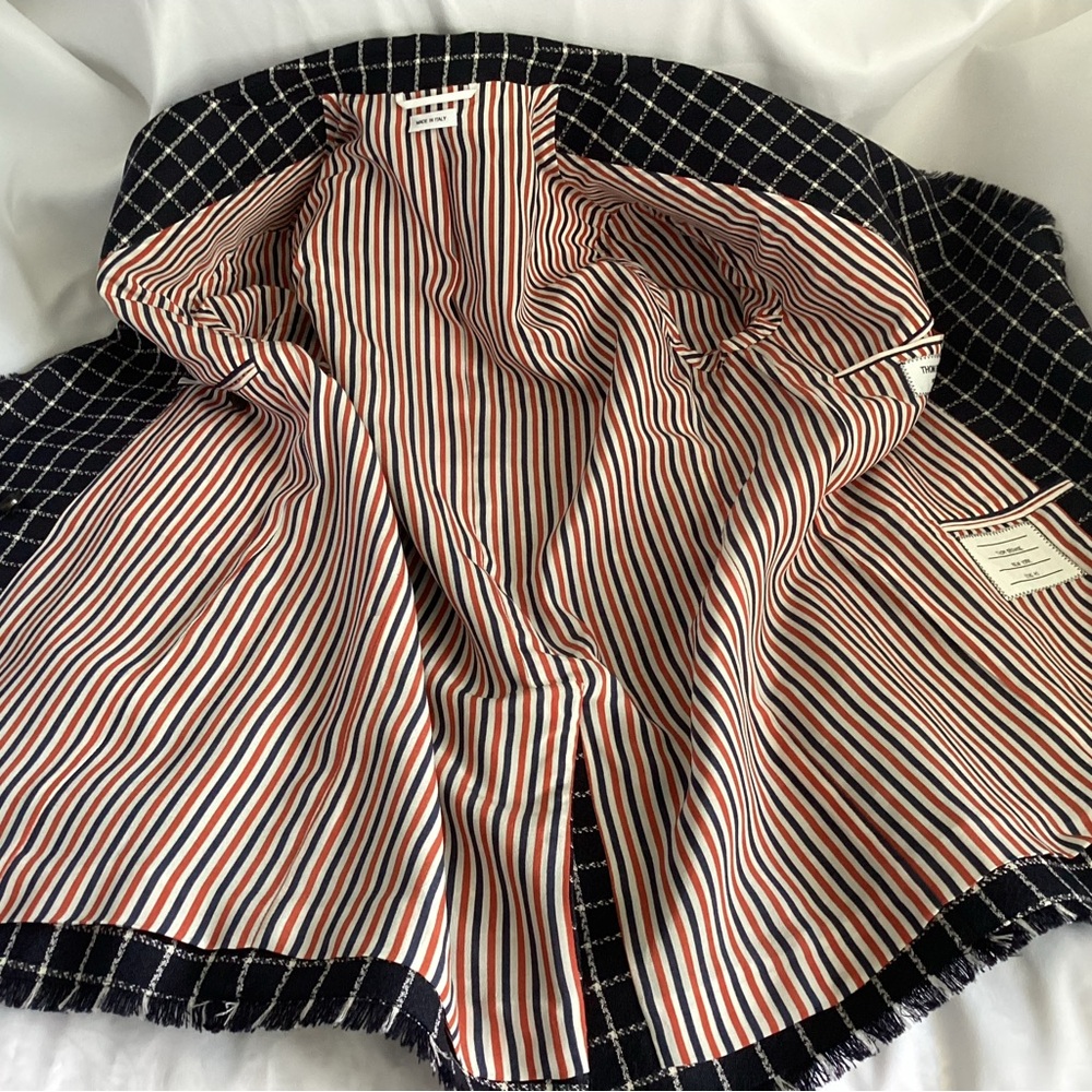 NWT Thom Browne Women’s Frayed Double-Breasted Wool Blazer, Size 40 - Picture 5 of 16